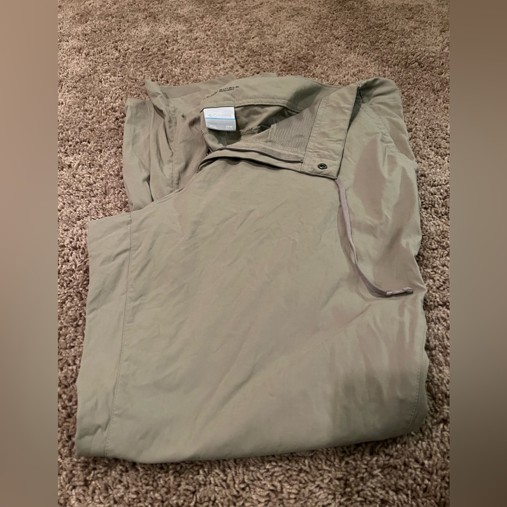 Columbia Womens Omni Shield Khaki Color Pants 22W